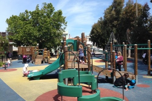 kids play at upper noe